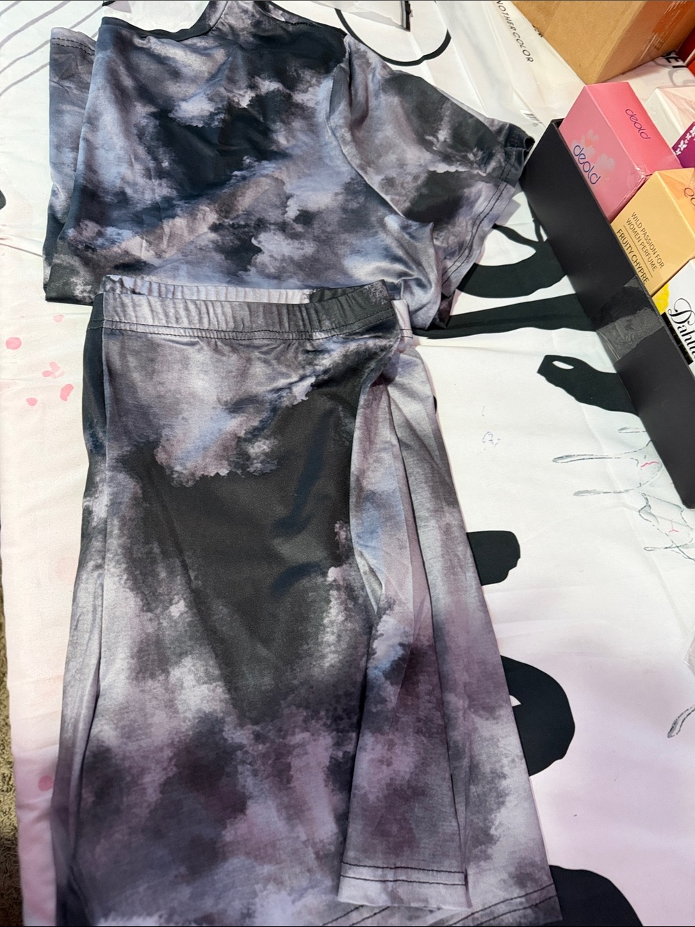 Cloud Wash Short-Sleeve T-Shirt & Matching BikerShorts, Black & Gray Sz 1x